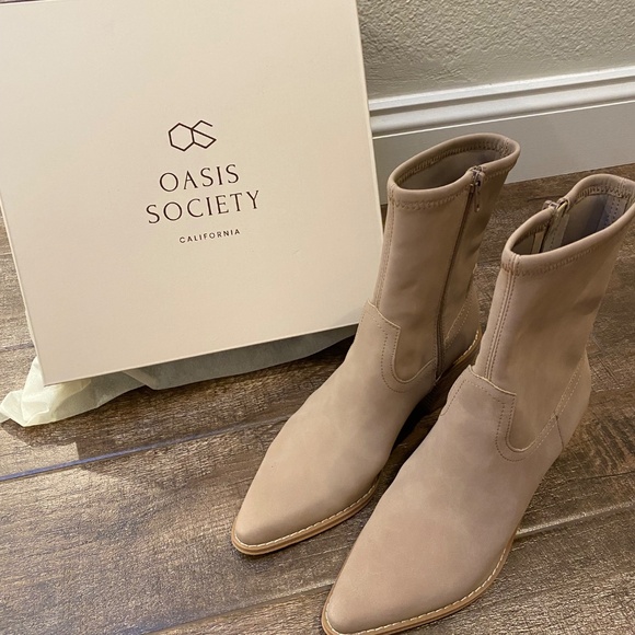 The Vienna Cedar Wood | Sleek Ankle Hugging - Picture 2 of 3